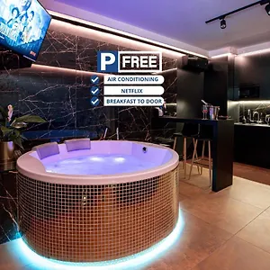 Jacuzzi Glass-house Station קרקוב